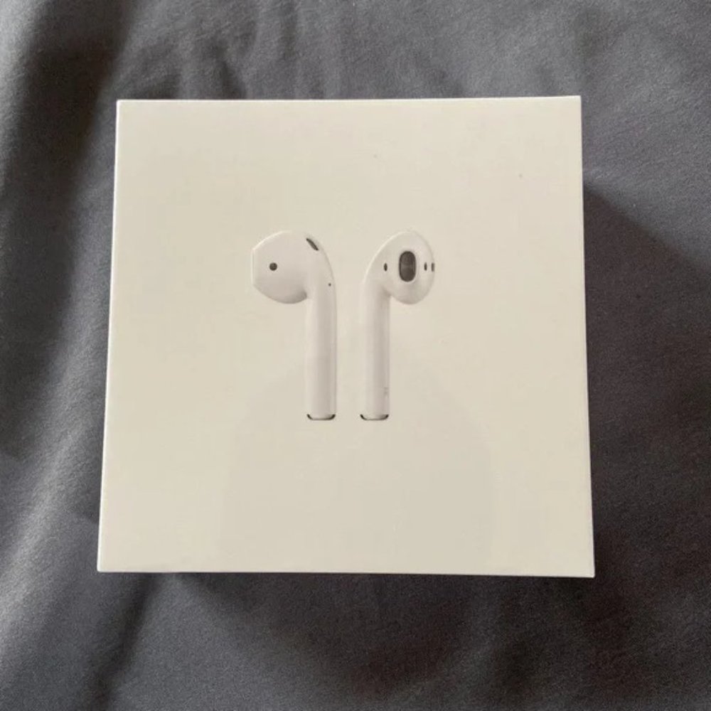 AirPods (2nd generation) with Wireless Charging